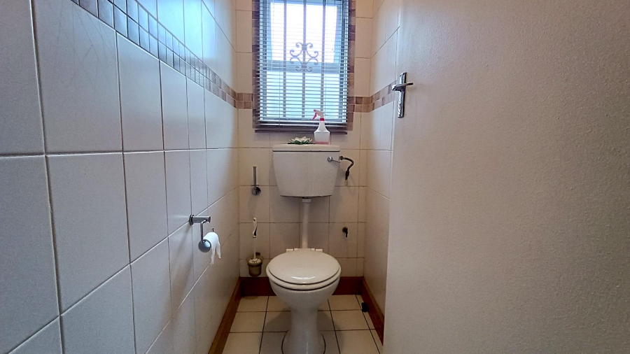 5 Bedroom Property for Sale in Yorkshire Estate Western Cape